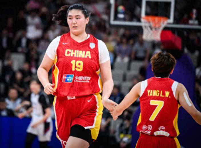 穆古鲁扎在TES比赛中战术调整，关键助攻引发热议！